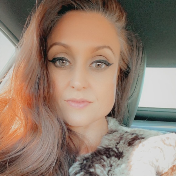 Meet your Posher, Lidia - Picture 2 of 3